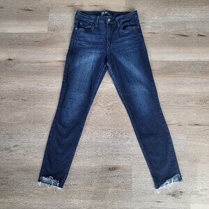 GAP High Rise Universal Legging Dark Wash Size 6